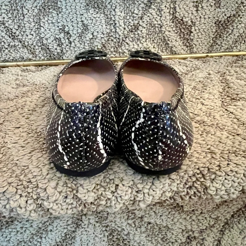 Tory Burch Reva Mojave Black Beige Snake Print Leather Logo Ballet Flats Size 7 - Picture 5 of 6